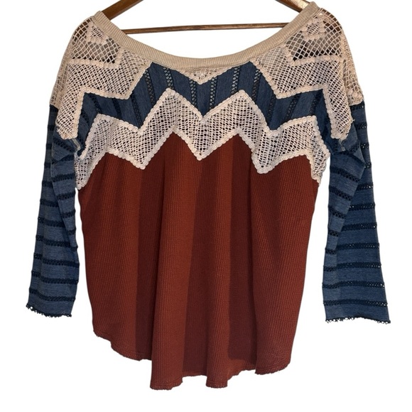 We The Free 3/4 Sleeve Thermal Knit Raw Hem Crochet Woman’s Top Size Medium - Picture 3 of 12